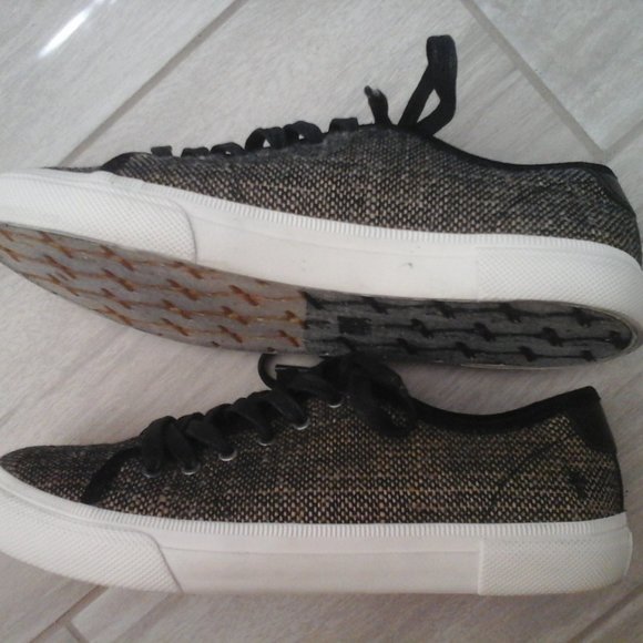 Frye Black & Beige Tweed Low Profile Tie Sneaker.  Size 6.5 M - Picture 3 of 7